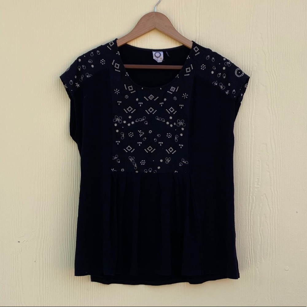 Akemi + Kin Blouse in Black Size M